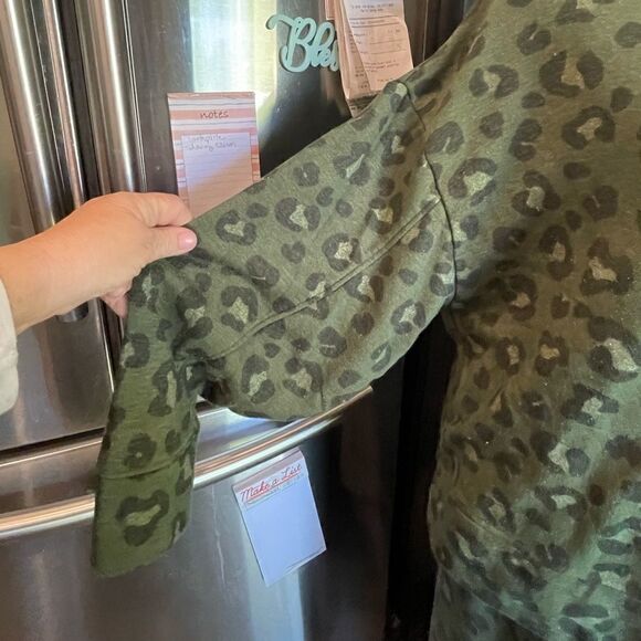 Secret Treasure Lounge Suit - Picture 2 of 5